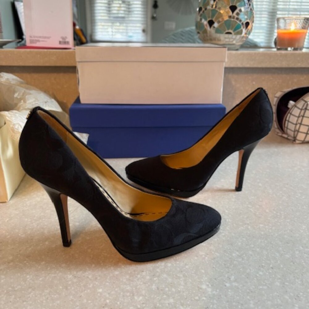 COACH pumps